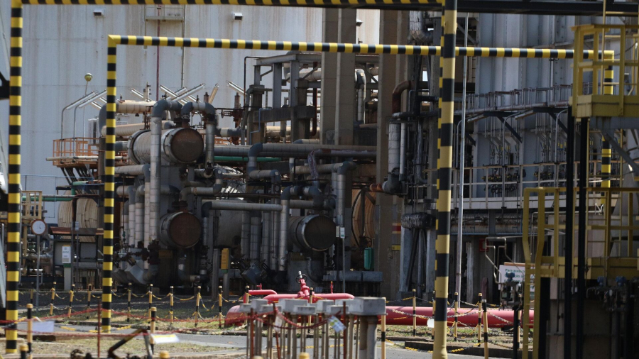 Unidades vendidas nos últimos anos registram aumentos na gasolina e no diesel, enquanto refinarias da Petrobras mantêm valores estáveis